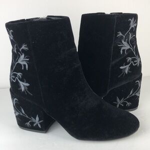 Kenneth Cole New York Renna Velvet Ankle Boots 7.5